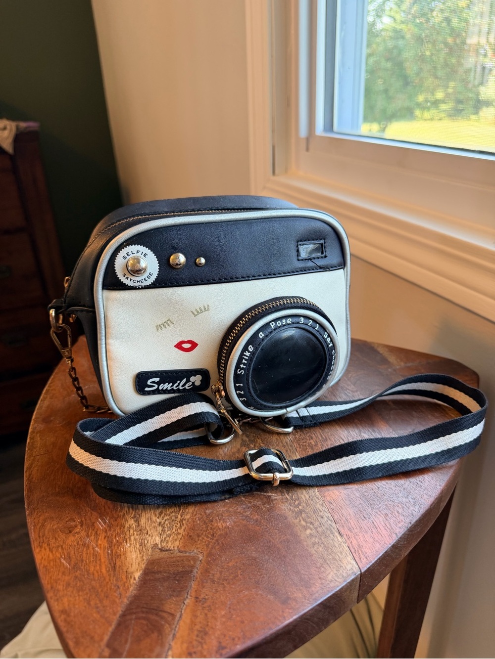 Vintage-Inspired Black and Cream Camera Crossbody Bag